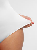 Body acanalado sin costuras MyCurve con cuello redondo y cremallera invisible