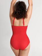 Traje de baño moldeador con fruncido y aro metálico en V profundo MyCurve