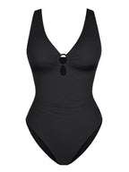 Traje de baño moldeador con fruncido y aro metálico en V profundo MyCurve