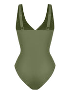 Traje de baño moldeador con fruncido y aro metálico en V profundo MyCurve