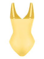 Traje de baño moldeador con fruncido y aro metálico en V profundo MyCurve