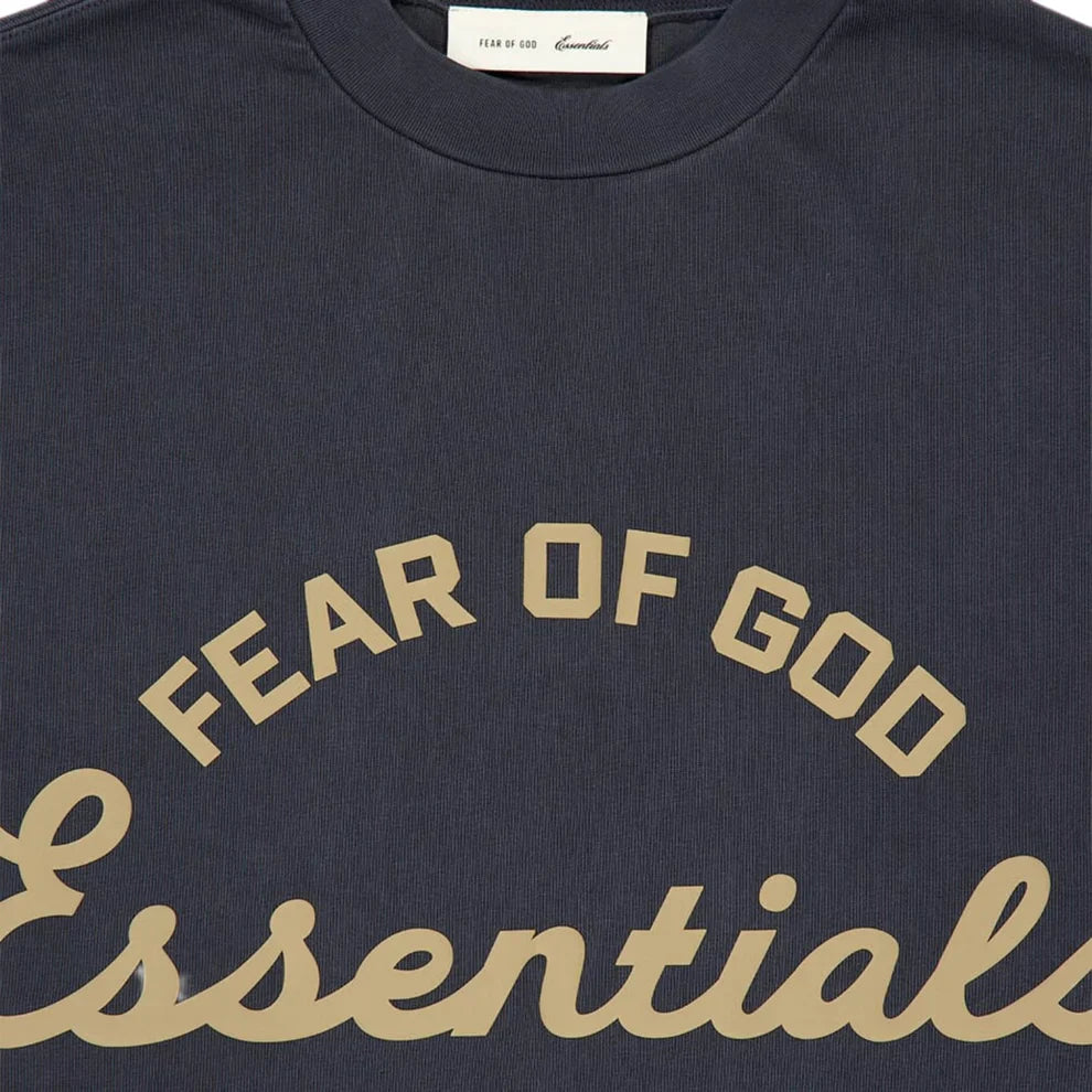 Camiseta Essentials