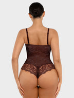 Body de tanga con escote en V y encaje MyCurve